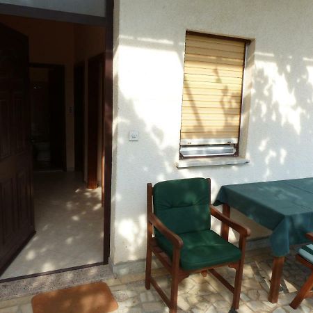 Apartment Ana Krnica Luaran gambar
