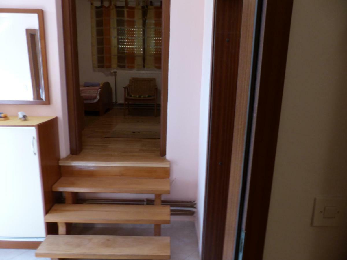 Apartment Ana Krnica Luaran gambar