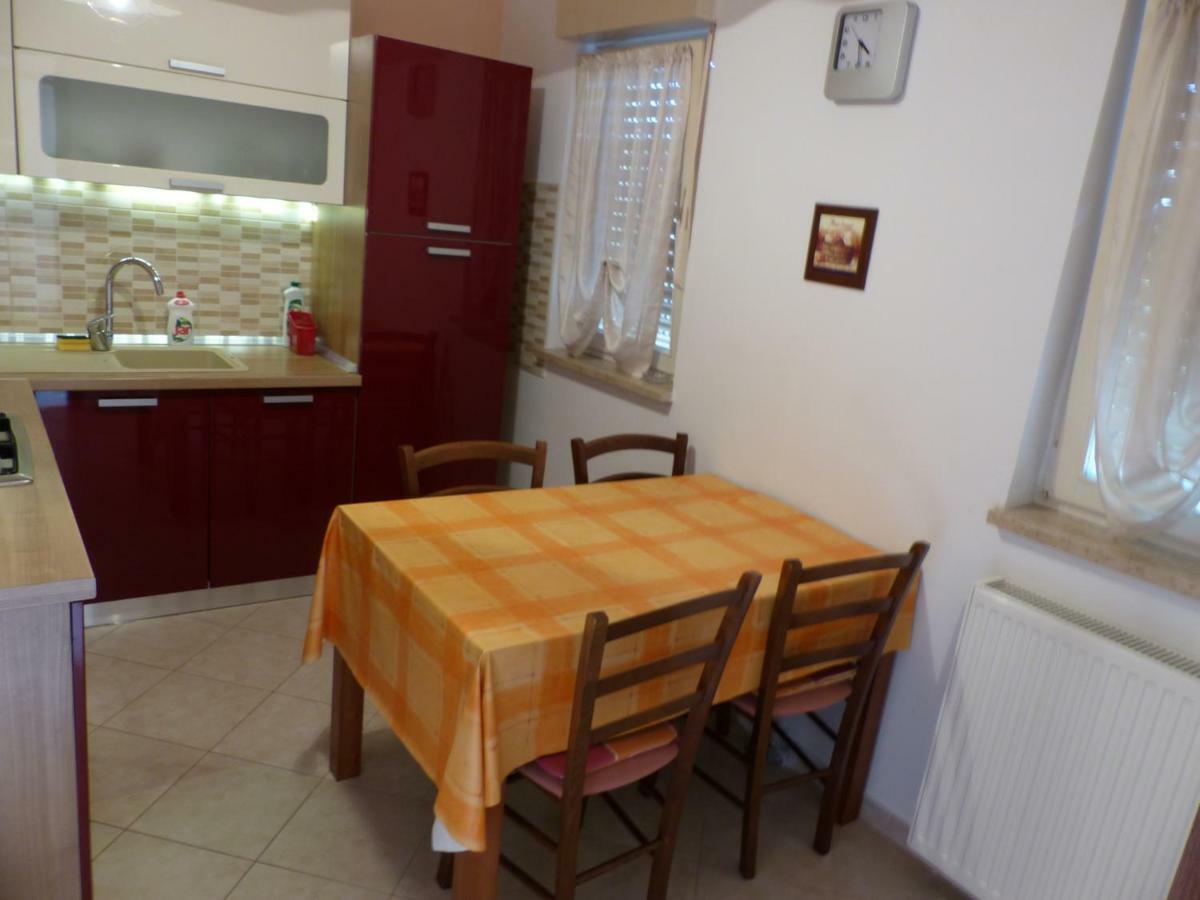 Apartment Ana Krnica Luaran gambar