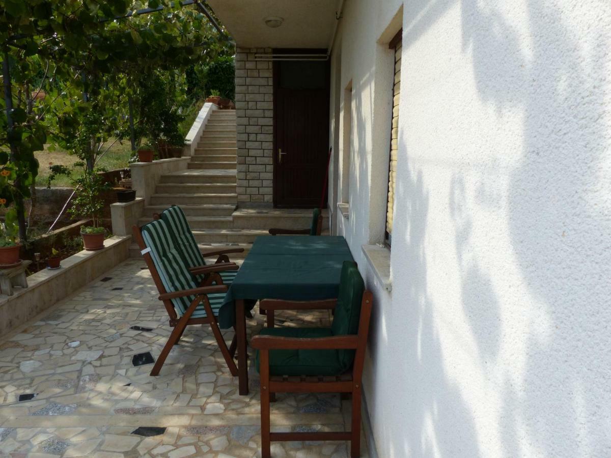 Apartment Ana Krnica Luaran gambar
