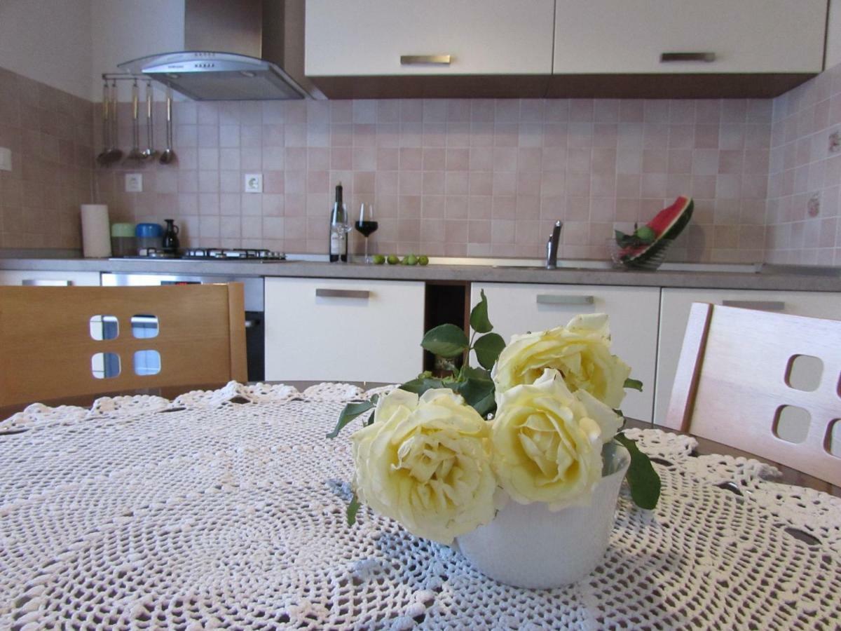 Apartment Ana Krnica Luaran gambar