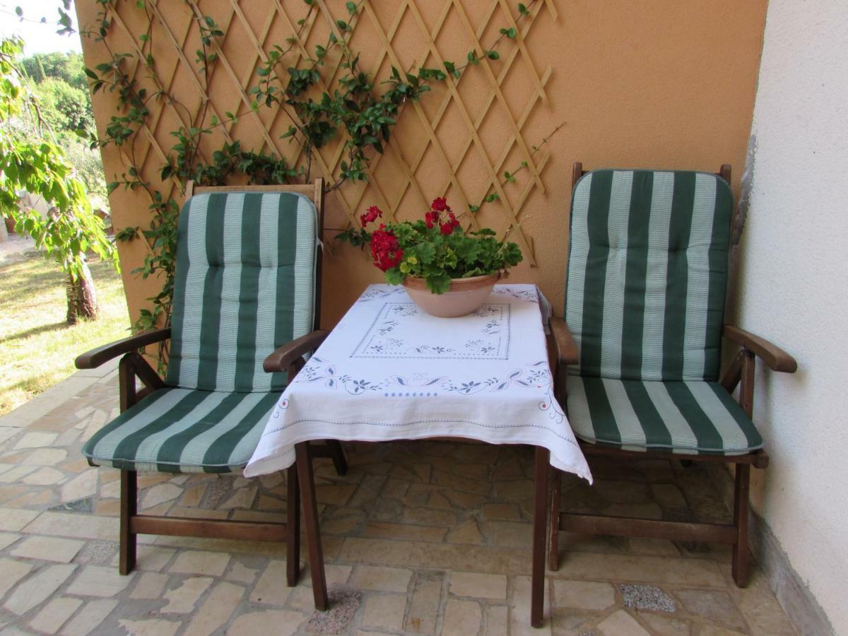 Apartment Ana Krnica Luaran gambar